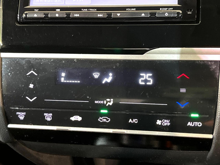 2013 Honda Fit Hybrid DAA-GP5 (UW-6a20ec1899df3)[15]