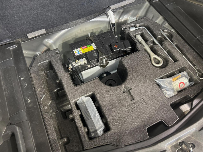2018 Nissan Note DAA-HE12 (UW-6a20ec2f1cb26)[20]