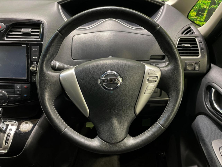 2015 Nissan Serena DAA-HFC26 (UW-6a20ec3663174)[16]