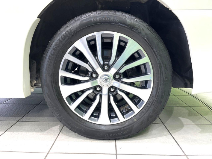 2014 Nissan Serena DAA-HFC26 (UW-6a20ec366831d)[7]