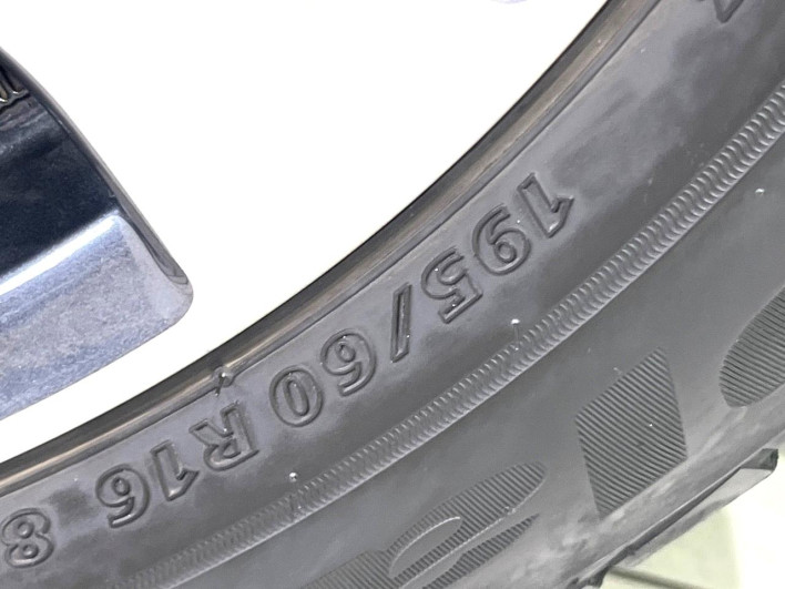 2014 Nissan Serena DAA-HFC26 (UW-6a20ec366831d)[8]