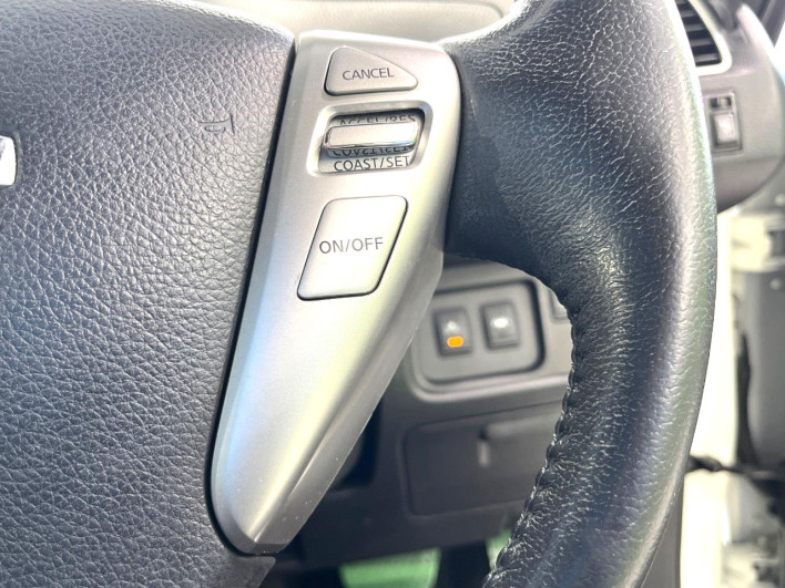 2014 Nissan Serena DAA-HFC26 (UW-6a20ec366831d)[28]