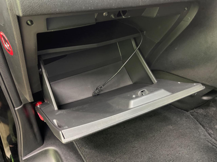 2015 Nissan Serena DAA-HFC26 (UW-6a20ec369770e)[10]