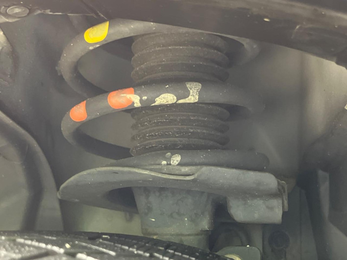 2015 Nissan Serena DAA-HFC26 (UW-6a20ec369770e)[9]