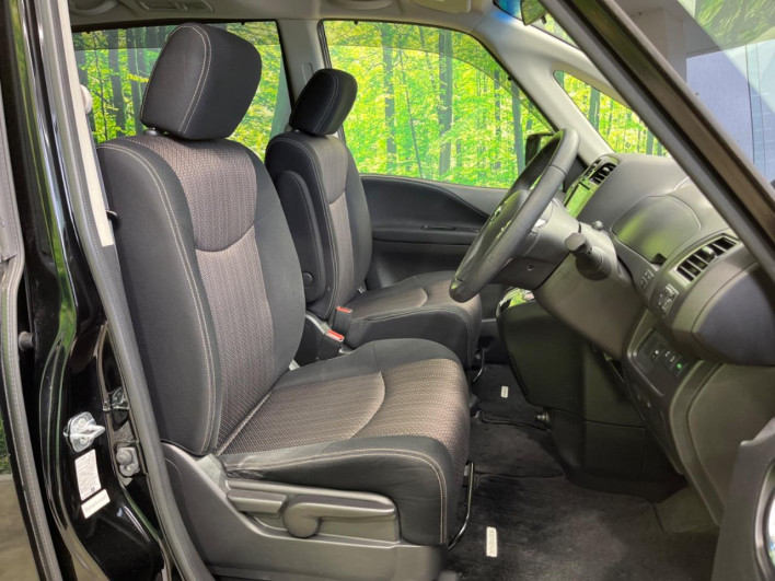 2015 Nissan Serena DAA-HFC26 (UW-6a20ec369770e)[21]