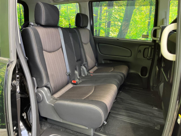 2015 Nissan Serena DAA-HFC26 (UW-6a20ec369770e)[20]