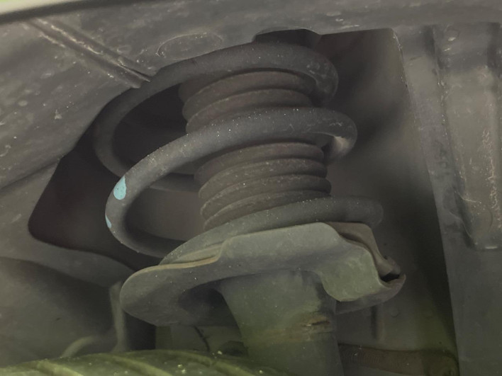 2015 Nissan Serena DAA-HFC26 (UW-6a20ec38760d6)[19]