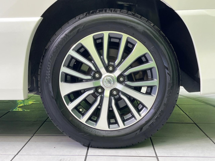 2016 Nissan Serena DAA-HFC26 (UW-6a20ec38daf91)[19]