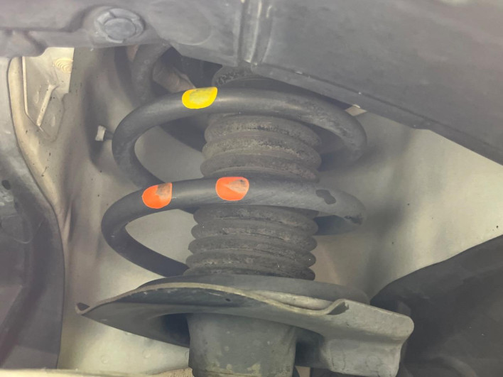 2016 Nissan Serena DAA-HFC26 (UW-6a20ec38daf91)[16]