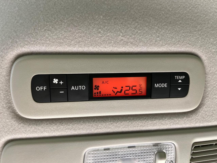 2016 Nissan Serena DAA-HFC26 (UW-6a20ec38daf91)[26]