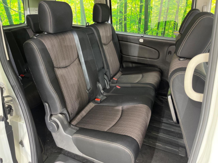 2016 Nissan Serena DAA-HFC26 (UW-6a20ec3a2073a)[22]
