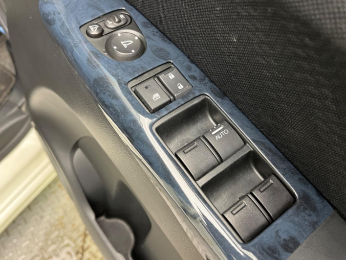 2012 Honda N-BOX CUSTOM DBA-JF1 (UW-6a20ec4ac4f6b)[23]