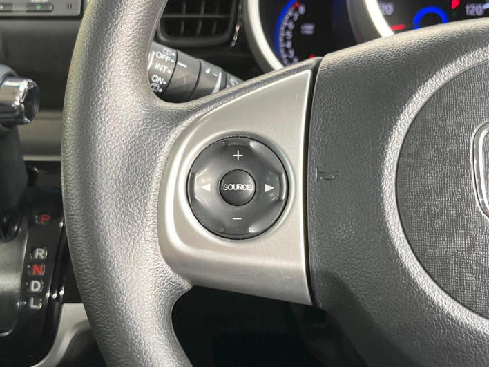 2015 Honda N-BOX CUSTOM DBA-JF1 (UW-6a20ec4f0bb19)[18]
