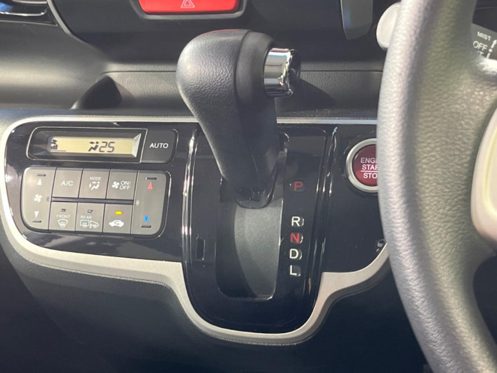 2013 Honda N-BOX CUSTOM DBA-JF2 (UW-6a20ec5275524)[11]