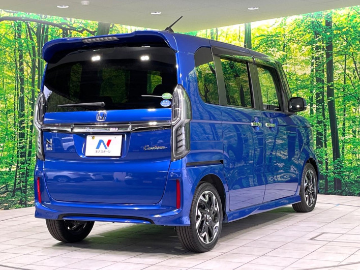 2017 Honda N-BOX CUSTOM DBA-JF3 (UW-6a20ec59abb2b)[16]
