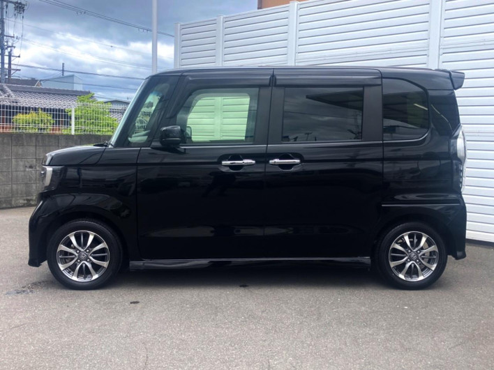 2021 Honda N-BOX CUSTOM 6BA-JF3 (UW-6a20ec5e038bf)[4]