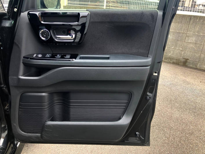 2021 Honda N-BOX CUSTOM 6BA-JF3 (UW-6a20ec5e038bf)[18]