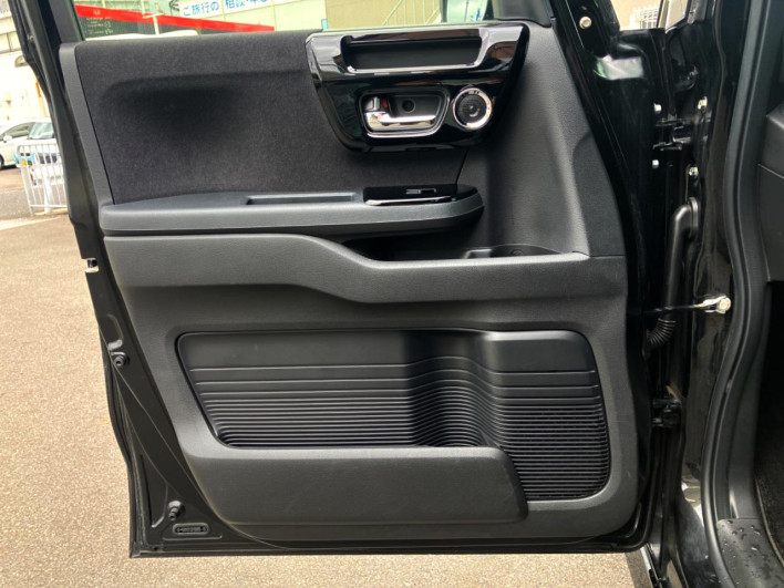2021 Honda N-BOX CUSTOM 6BA-JF3 (UW-6a20ec5e038bf)[22]