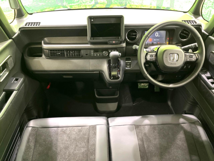 2026 Honda N-BOX CUSTOM 6BA-JF5 (UW-6a20ec6a5f3f9)[29]