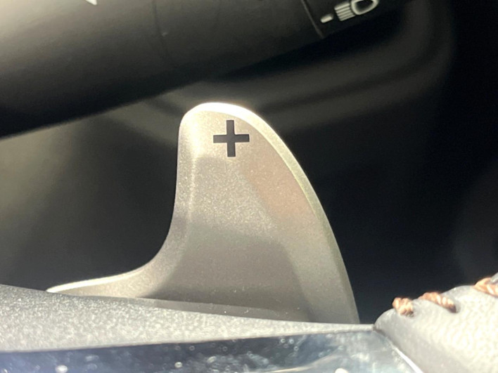 2023 Honda N-BOX CUSTOM 6BA-JF6 (UW-6a20ec6bbd6ea)[27]