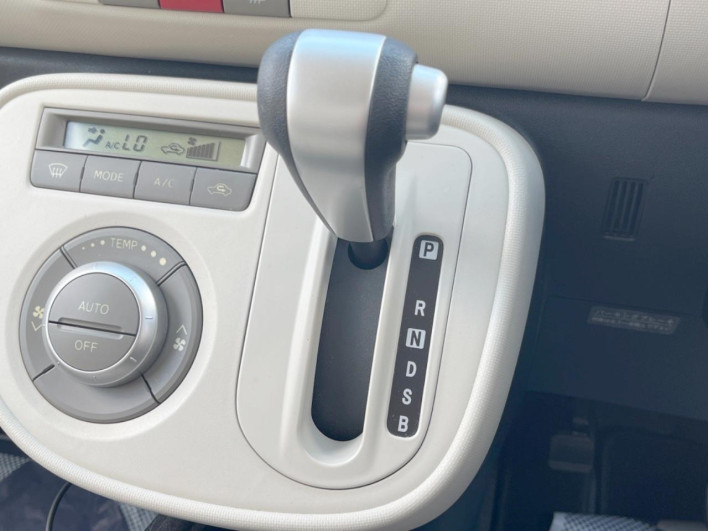 2014 Daihatsu Mira Cocoa DBA-L675S (UW-6a20ec905c518)[7]