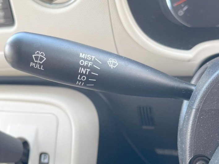 2014 Daihatsu Mira Cocoa DBA-L675S (UW-6a20ec905c518)[11]
