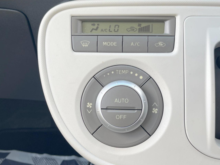 2014 Daihatsu Mira Cocoa DBA-L675S (UW-6a20ec905c518)[6]