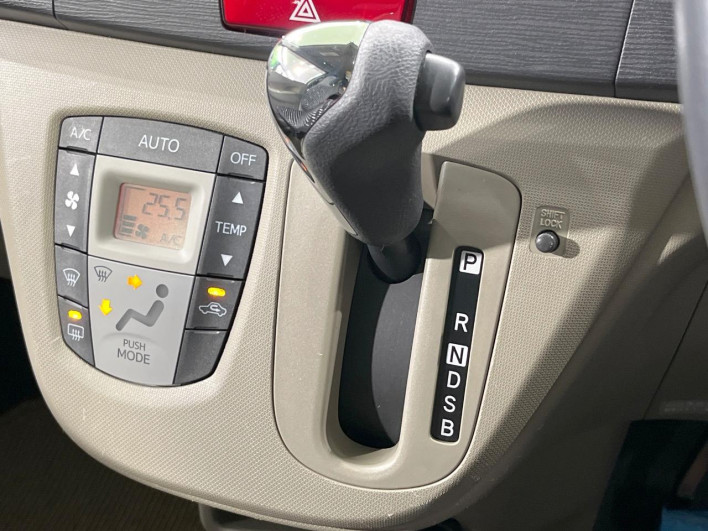2011 Daihatsu Move DBA-LA100S (UW-6a20ec915eb0e)[24]