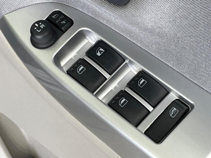 2015 Daihatsu Cast DBA-LA250S (UW-6a20ec9953efe)[26]