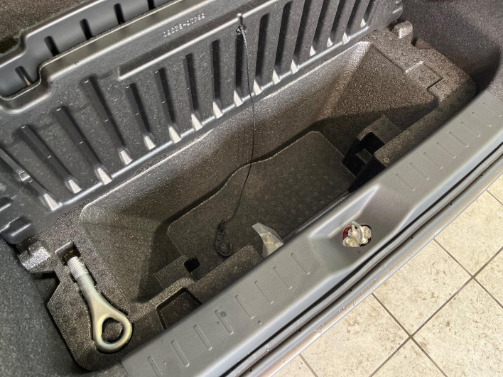 2017 Daihatsu Cast DBA-LA250S (UW-6a20ec9a226f9)[21]