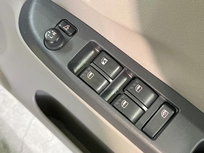 2012 Toyota Pixis Epoch DBA-LA300A (UW-6a20ec9bee81b)[19]
