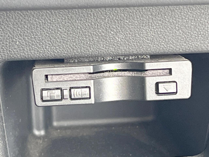 2016 Daihatsu Wake DBA-LA700S (UW-6a20ecb34b60e)[17]