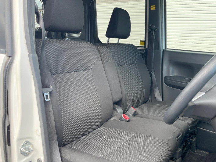 2016 Daihatsu Wake DBA-LA700S (UW-6a20ecb34b60e)[14]