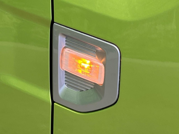 2018 Daihatsu Wake DBA-LA700S (UW-6a20ecb3d64e4)[22]