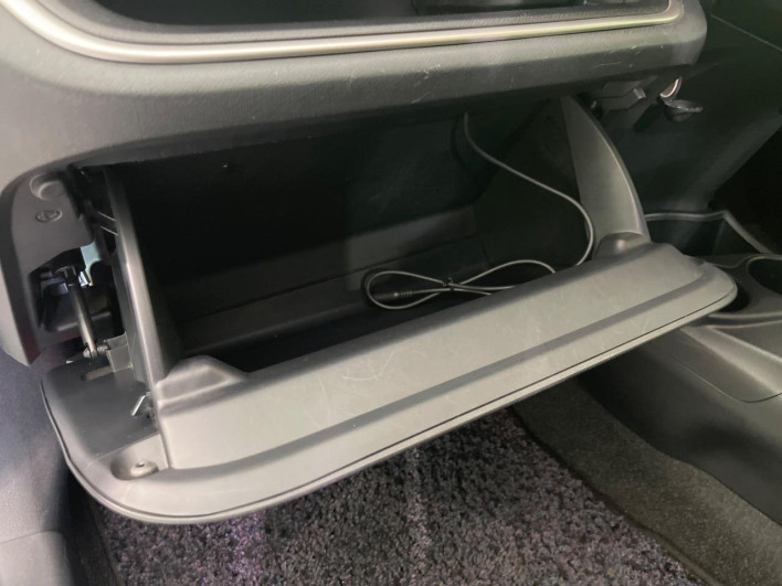 2013 Toyota Aqua DAA-NHP10 (UW-6a20ed384bc6d)[22]
