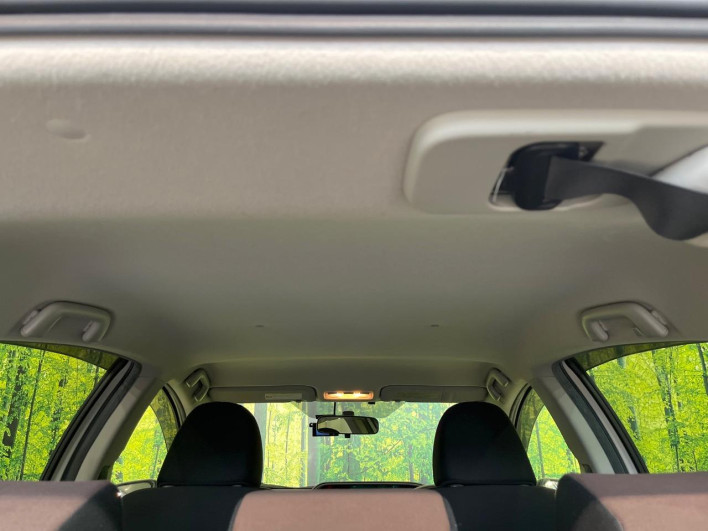 2013 Toyota Aqua DAA-NHP10 (UW-6a20ed384bc6d)[28]
