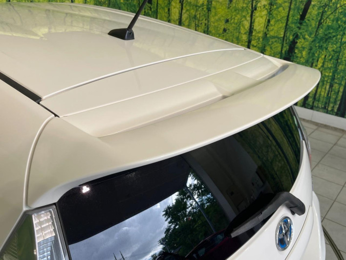 2013 Toyota Aqua DAA-NHP10 (UW-6a20ed384bc6d)[4]