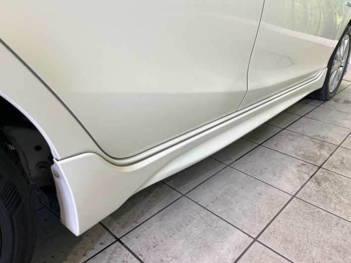 2013 Toyota Aqua DAA-NHP10 (UW-6a20ed384bc6d)[7]
