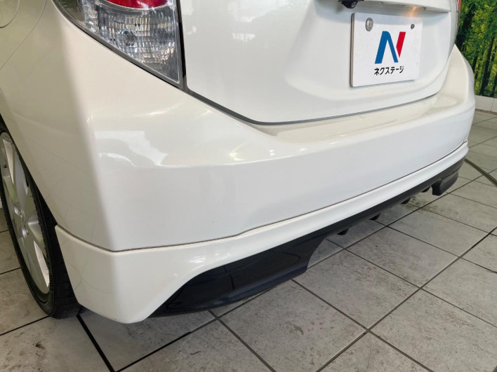 2013 Toyota Aqua DAA-NHP10 (UW-6a20ed384bc6d)[5]