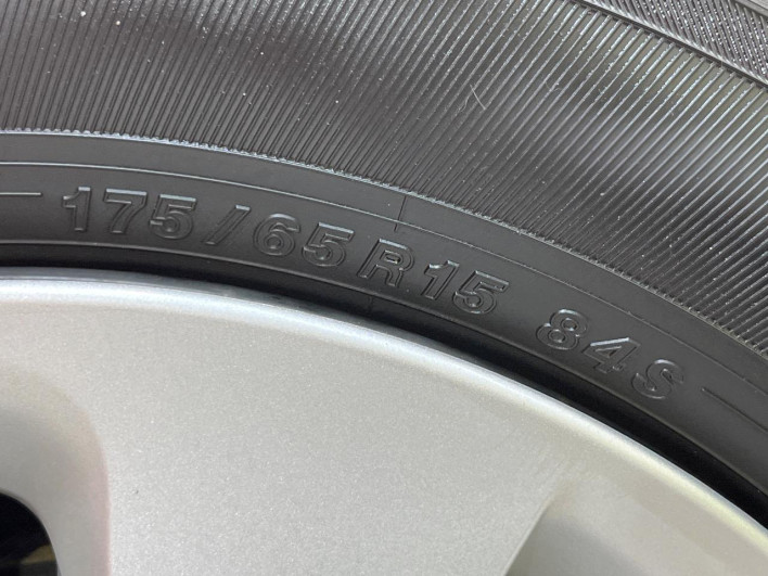 2014 Toyota Aqua DAA-NHP10 (UW-6a20ed389667c)[7]