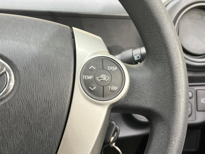 2014 Toyota Aqua DAA-NHP10 (UW-6a20ed389667c)[18]