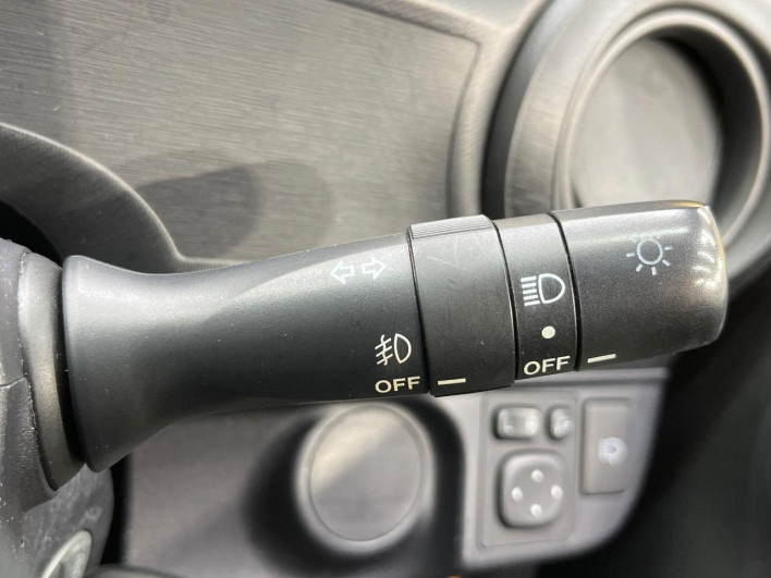 2014 Toyota Aqua DAA-NHP10 (UW-6a20ed389667c)[16]