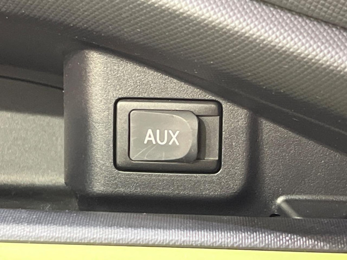2014 Toyota Aqua DAA-NHP10 (UW-6a20ed389667c)[22]