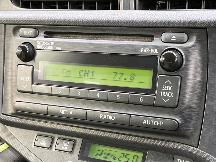 2014 Toyota Aqua DAA-NHP10 (UW-6a20ed389667c)[20]
