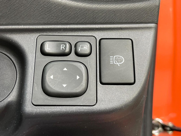 2014 Toyota Aqua DAA-NHP10 (UW-6a20ed389667c)[10]