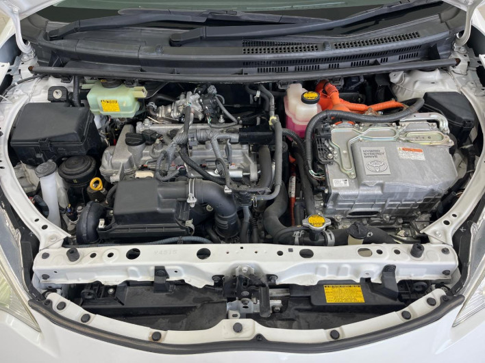 2012 Toyota Aqua DAA-NHP10 (UW-6a20ed3d5b5bb)[12]