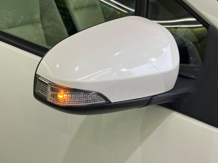 2012 Toyota Aqua DAA-NHP10 (UW-6a20ed3d5b5bb)[9]