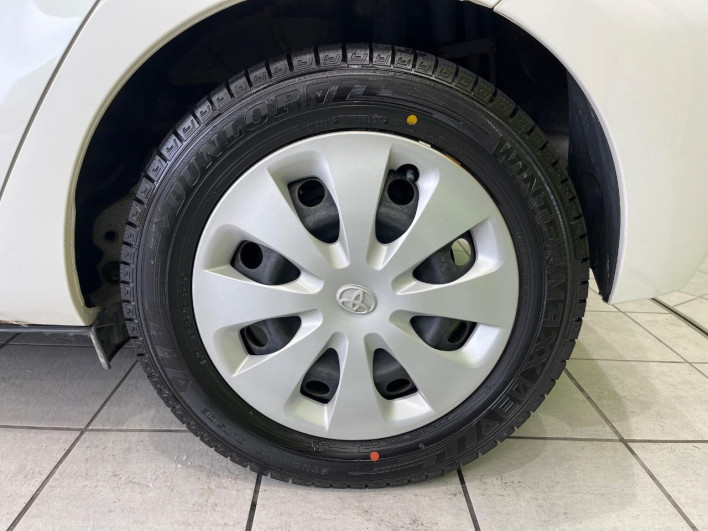 2012 Toyota Aqua DAA-NHP10 (UW-6a20ed3d5b5bb)[8]