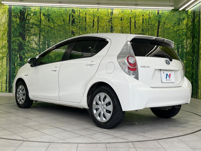 2012 Toyota Aqua DAA-NHP10 (UW-6a20ed3d5b5bb)[27]