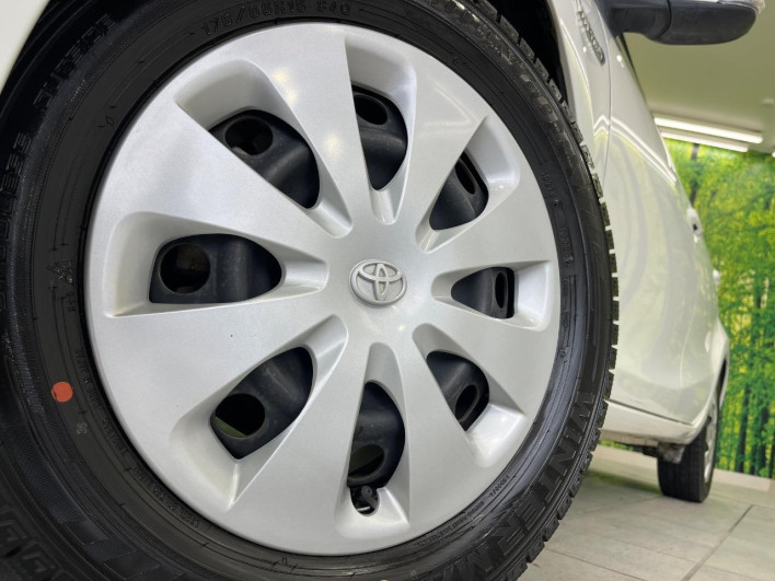2012 Toyota Aqua DAA-NHP10 (UW-6a20ed3d5b5bb)[4]